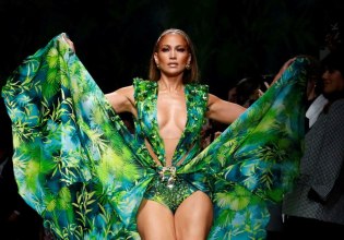 Τζένιφερ Λόπεζ: Είναι «εξαδάχτυλη»; Η φωτογραφία που προκάλεσε πανικό στα social media