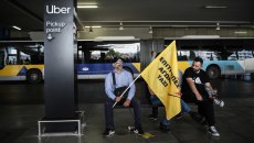 Διπλή κρούση από ΙΟΒΕ και Επιτροπή Ανταγωνισμού για το άνοιγμα της αγοράς των ταξί