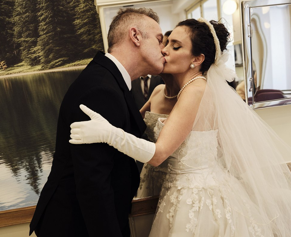 Τζένη Τζένη: Πρώτες Φωτογραφίες από την πολυαναμενόμενη παραγωγή σε σκηνοθεσία του Νίκου Καραθάνου