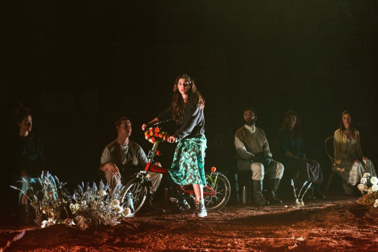 Ο Γιώργος Κουτλής συστήνει τη «γενιά του τώρα» στην νέα του παράσταση: ΑΝΤΙΓΟΝΗ, βασισμένη στο έργο του Ζαν Ανούιγ