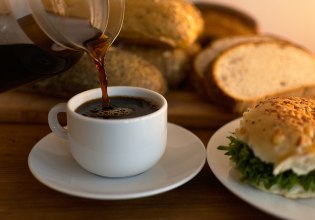 Ο καφές προστατεύει τον εγκέφαλο από την άνοια