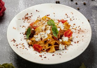 Συνταγή: Ζυμαρικά με φέτα και ντοματίνια