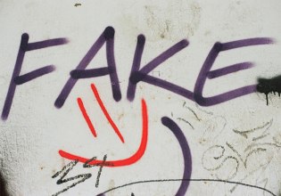Deepfakes: Πώς να εντοπίζετε τα οπτικά και ακουστικά σημάδια που τα προδίδουν
