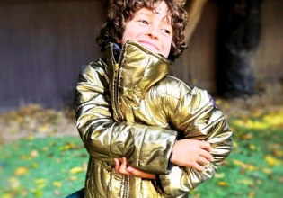 «10χρονος σχεδιαστής μόδας κατακτάει το Παρίσι» – Ποιος είναι ο Max Alexander; Ποια η ατζέντα του;