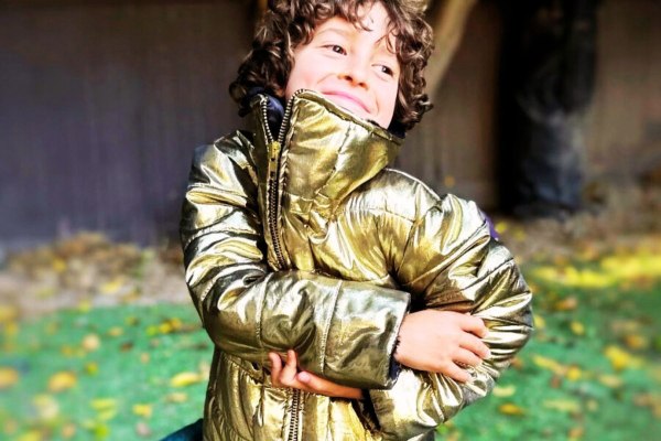 «10χρονος σχεδιαστής μόδας κατακτάει το Παρίσι» – Ποιος είναι ο Max Alexander; Ποια η ατζέντα του;