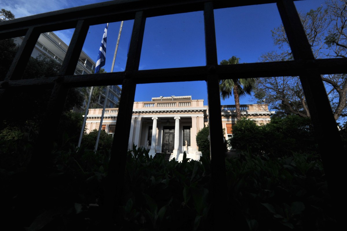 Μέση Ανατολή: Μέτρα για τις συνέπειες του πολέμου – Αναμείνατε στο ακουστικό σας