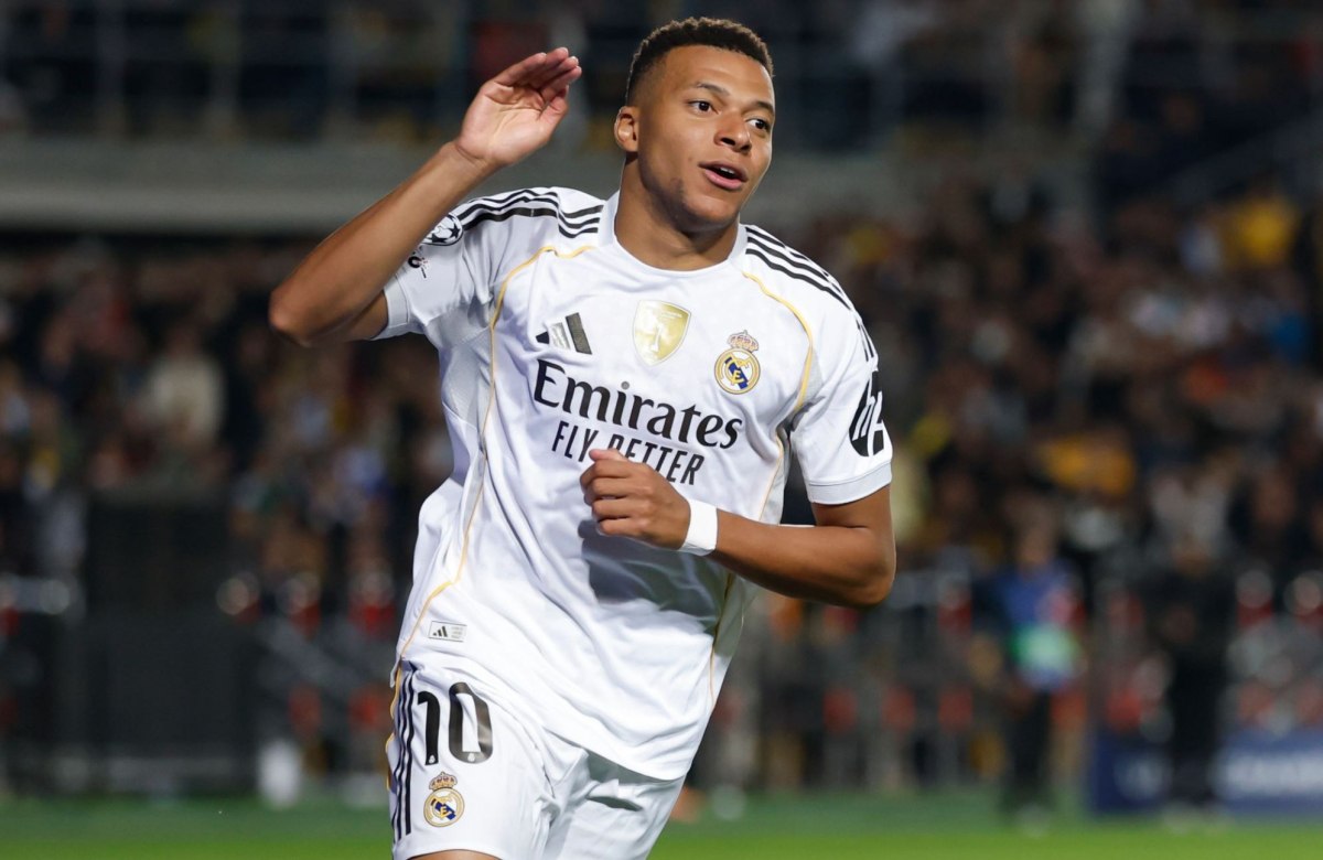 Φήμες για παράλληλη σχέση του Εμπαπέ με ηθοποιό και influencer