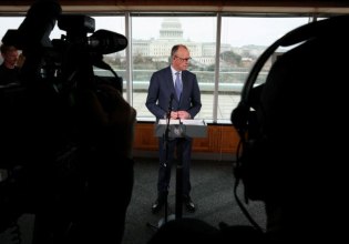 Ιράν: Εχει «δίλημμα» ο Μερτς για το εάν παραβιάζεται το διεθνές δίκαιο από τον πόλεμο των ΗΠΑ και του Ισραήλ