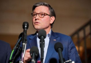 Ιράν: Αμυντική επιχείρηση είναι για τον Μάικ Τζόνσον ο πόλεμος που ξεκίνησαν οι ΗΠΑ και το Ισραήλ