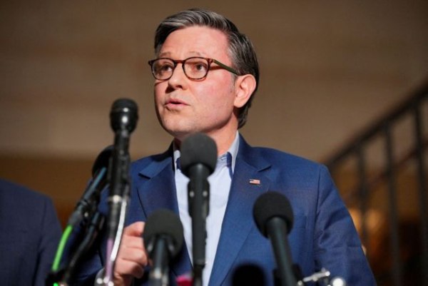 Ιράν: Αμυντική επιχείρηση είναι για τον Μάικ Τζόνσον ο πόλεμος που ξεκίνησαν οι ΗΠΑ και το Ισραήλ