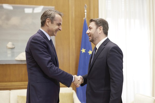 Θεσμική η συνάντηση Ανδρουλάκη – Μητσοτάκη – Δεν υπάρχουν περιθώρια συναίνεσης σε άλλα θέματα διαμηνύει το ΠΑΣΟΚ