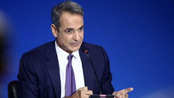 Τηλεδιάσκεψη Μητσοτάκη με επικεφαλής πρεσβειών και προξενείων σε Ιράν και Μέση Ανατολή