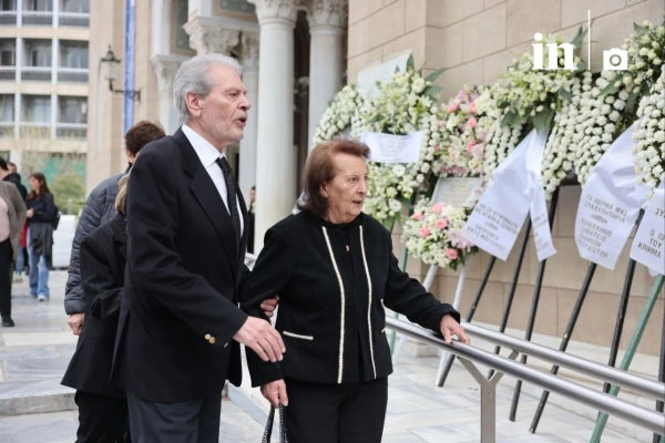 Βάσω Καζαντζίδη: «Η Μαρινέλλα ήταν αδερφή μου. Καλή αντάμωση με τον Στέλιο»