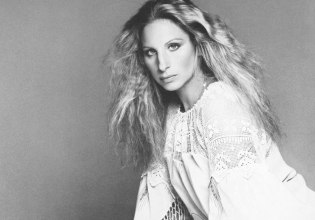 Μπάρμπρα Στρέιζαντ: Τιμητικός Χρυσός Φοίνικας στις Κάννες για τη recordwoman του Χόλιγουντ