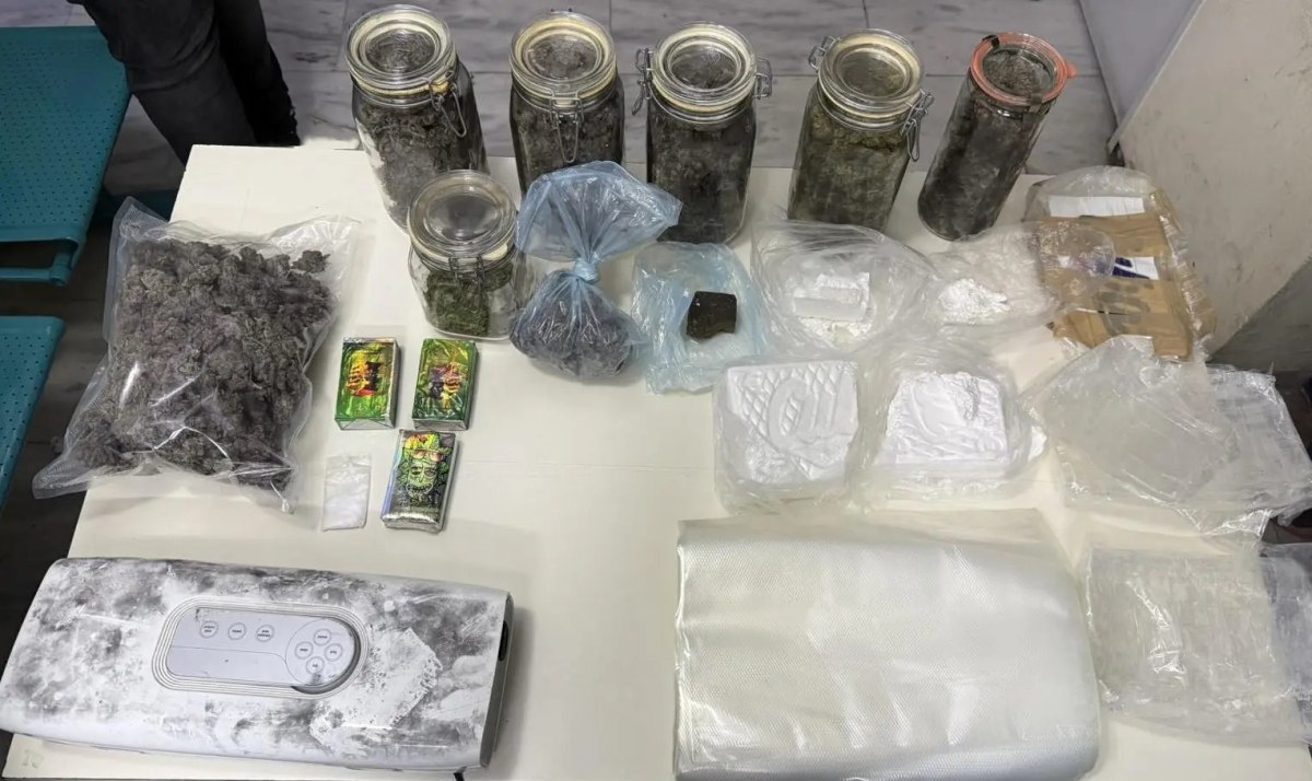 Ηλιούπολη: Πάνω από 1 κιλό κοκαΐνη εντοπίστηκε σε διαμέρισμα-«καβάτζα» 28χρονου – Είχε συλληφθεί στον Άγιο Παντελεήμονα