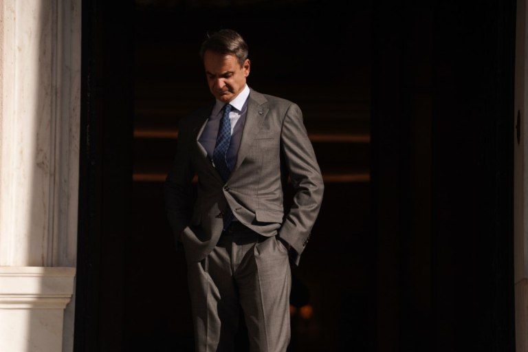 Δεν επισκιάζεται το σκάνδαλο των υποκλοπών – Το 81% των πολιτών θέλει να ανοίξει η υπόθεση για τα πολιτικά πρόσωπα