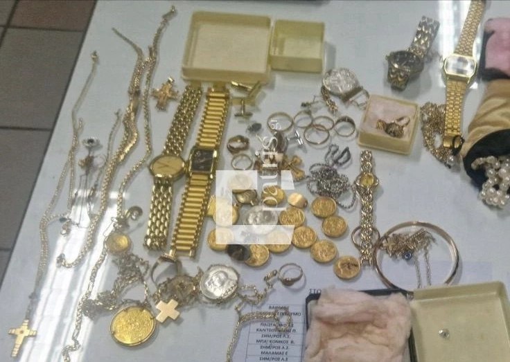 Εξαπάτησαν ηλικιωμένη στο Ρέθυμνο – Συνελήφθησαν σε καμπίνα πλοίου με χρυσαφικά και δεκάδες χρυσές λίρες