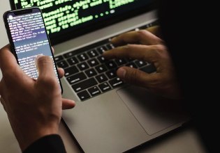 Ο Ντίλιαν δίνει την κυβέρνηση για το σκάνδαλο υποκλοπών: Παρέχουμε τεχνολογία μόνο σε κυβερνήσεις και αρχές επιβολής του νόμου