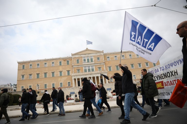 Βουλή: Άγρια επίθεση Λυμπερόπουλου σε Κυρανάκη για τα ταξί – «Εφαρμόζει χουντικές απόψεις στον κλάδο μου»