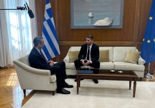 Σε εξέλιξη η συνάντηση Μητσοτάκη – Ανδρουλάκη: «Κανένα σενάριο εμπλοκής στον πόλεμο» λέει ο πρόεδρος του ΠΑΣΟΚ