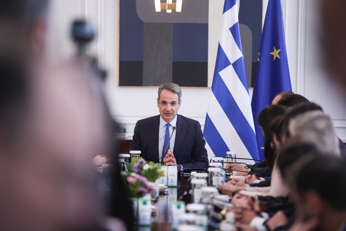 ΠΑΣΟΚ: Πανικόβλητος από τις ευθείες απειλές του Ταλ Ντίλιαν, ο «Νίξον» του Μαξίμου δραπετεύει