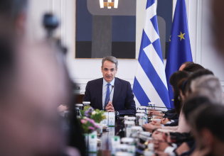 ΠΑΣΟΚ: Πανικόβλητος από τις ευθείες απειλές του Ταλ Ντίλιαν, ο «Νίξον» του Μαξίμου δραπετεύει