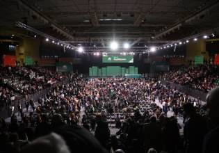 Αυλαία για το Συνέδριο του ΠΑΣΟΚ – «Ξεκινάμε τον αγώνα για τη μεγάλη πολιτική αλλαγή που έχει ανάγκη ο λαός»