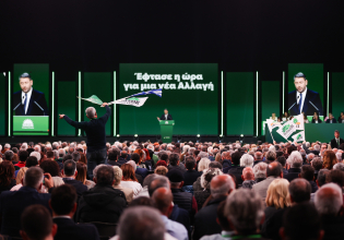 Συνέδριο ΠΑΣΟΚ – 2η ημέρα: Πηγαδάκια, πρωτοκλασάτοι και οι ψηφοφορίες που έδειξαν ισορροπίες