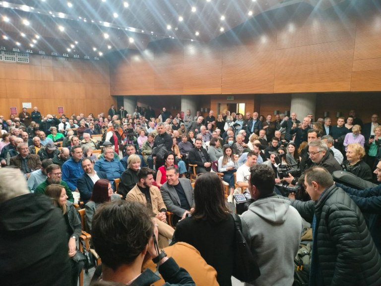 Κοσμοσυρροή στη Θεσσαλονίκη σε εκδήλωση υποστηρικτών του Αλέξη Τσίπρα