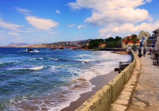 Χανιά: Απαγόρευση για κολύμπι σε κεντρική παραλία λόγω λυμάτων