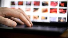 Πάτρα: Γνωστός γιατρός συνελήφθη για παιδική πορνογραφία – Έφοδος της ΕΛ.ΑΣ. στο σπίτι του