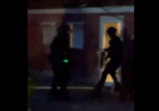 Πύργος: Αστυνομική επιχείρηση για ναρκωτικά – Δύο συλλήψεις μετά από έφοδο της ΕΚΑΜ σε σπίτια