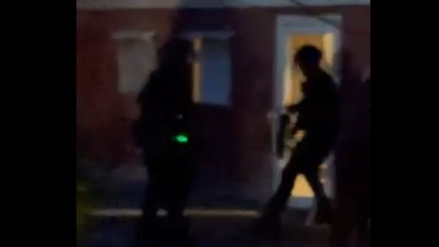 Πύργος: Αστυνομική επιχείρηση για ναρκωτικά – Δύο συλλήψεις μετά από έφοδο της ΕΚΑΜ σε σπίτια