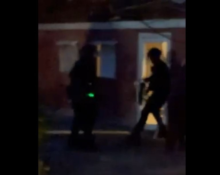 Πύργος: Αστυνομική επιχείρηση για ναρκωτικά – Δύο συλλήψεις μετά από έφοδο της ΕΚΑΜ σε σπίτια