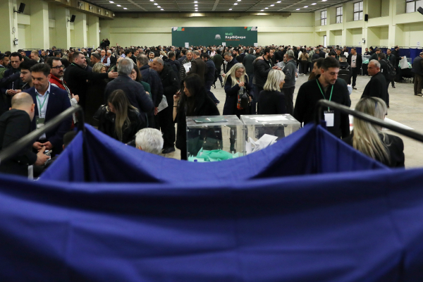 Η ακτινογραφία της Κεντρικής Επιτροπής του ΠΑΣΟΚ – Όλοι οι σταυροί και οι συσχετισμοί