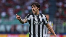 Ο Σκόουλς αποθεώνει τον Τονάλι και στέλνει μήνυμα στην Γιουνάιτεντ