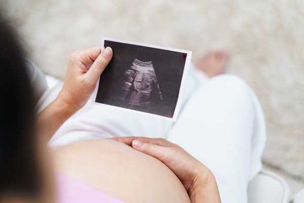 Το νέο καθεστώς στο επίδομα μητρότητας και τι προβλέπει