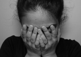 Κρήτη: Ανήλικη έπεσε θύμα ομαδικού βιασμού – Δέκα συλλήψεις