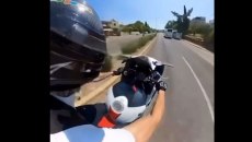 Νεαρός οδηγός έκανε σούζες με τη μηχανή και ανέβαζε βίντεο στα social media