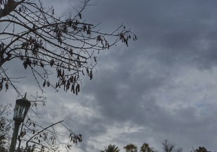 Καιρός: Συννεφιά και μικρή άνοδος της θερμοκρασίας τη Δευτέρα