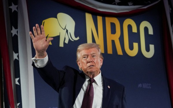 «Αξιωματούχοι του Ιράν που διαπραγματεύονται φοβούνται να το πουν» λέει ο Τραμπ