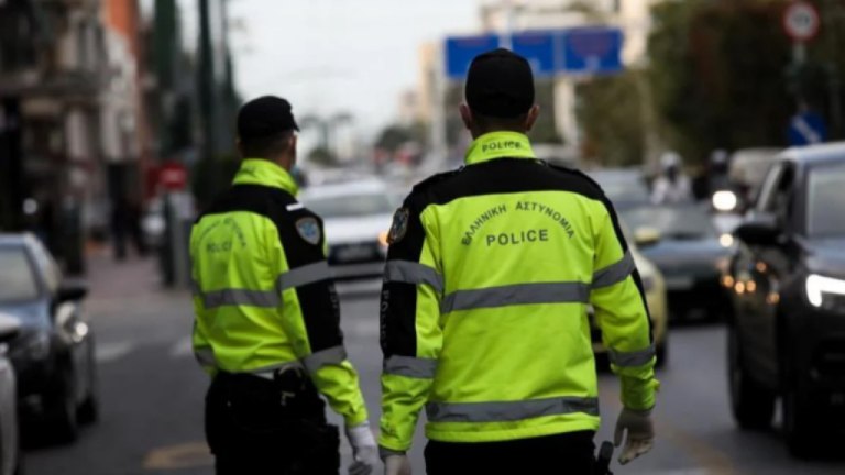 Παγκράτι: Σύλληψη 47χρονης που οδηγούσε μεθυσμένη στην οδό Ολυμπιάδος – Χτύπησε 4 οχήματα