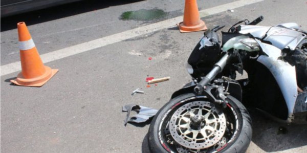 Λουτράκι: Νεκρός 20χρονος σε τροχαίο με μοτοσυκλέτες – Στο νοσοκομείο δύο τραυματίες