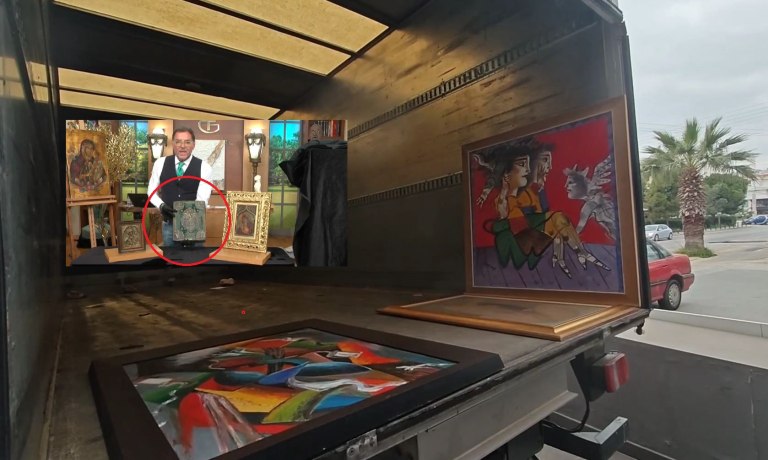 Τσαγκαράκης: Κατηγορείται για αρχαιοκαπηλία, πλαστογραφία και απάτη – Κατασχέθηκαν πίνακες, αμφορείς, εικόνες και 200.000 ευρώ