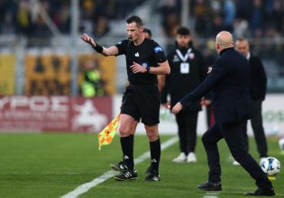 Βόλος-ΑΕΚ: Ο Τσιμεντερίδης κλήθηκε στο VAR και διόρθωσε το λάθος του