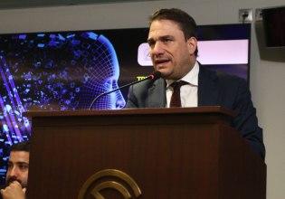 Υποκλοπές: Το ΠΑΣΟΚ καλεί τον πρωθυπουργό να εξηγήσει γιατί «υπήρχε κοινή λίστα ΕΥΠ-Predator»