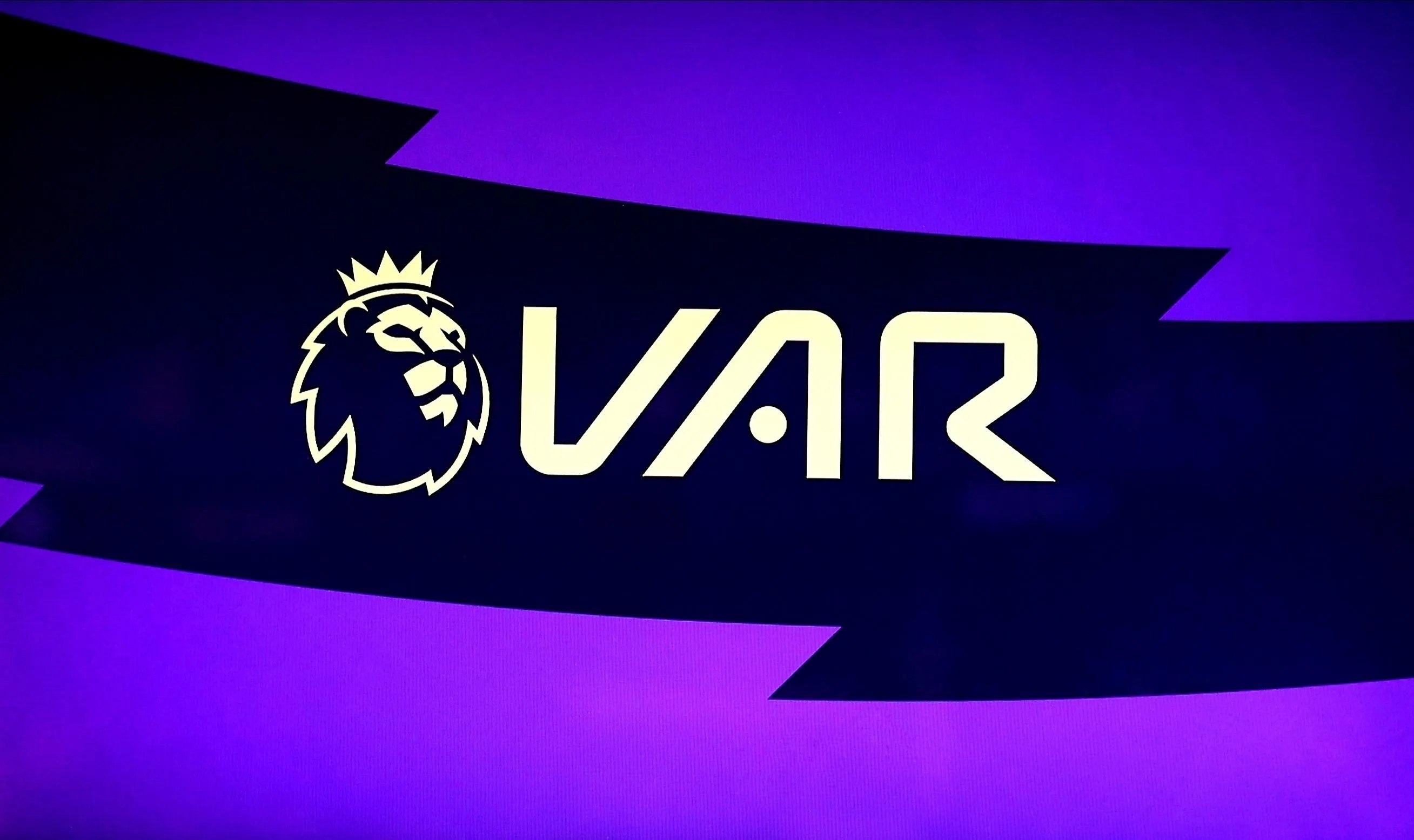 Premier League: Κόκκινη κάρτα στο VAR για κόρνερ, προβληματισμός για την «αδιαφορία» των διαιτητών