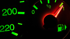 Fuel pass: Αγώνας δρόμου για να δοθεί πριν το Πάσχα – Τα «εμπόδια» που πρέπει να ξεπεραστούν