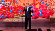 Το μήνυμα του Λάκη Λαζόπουλου: «Μία μάνα νίκησε τη Χρυσή Αυγή, φανταστείτε 57 μάνες τι μπορούν να κάνουν»