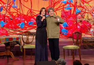 Η σπουδαία ηθοποιός Μαρία Ναυπλιώτου στο «Αλ Τσαντίρι Νιούζ» – «Αυτό που μας κρατάει όλους είναι οι άνθρωποι που αγαπάμε»